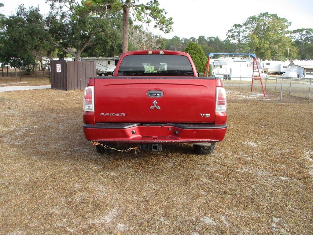 Mitsubishi Raider  2006