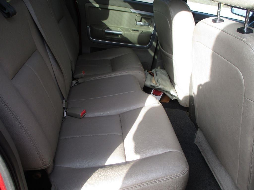 Mitsubishi Raider  2006