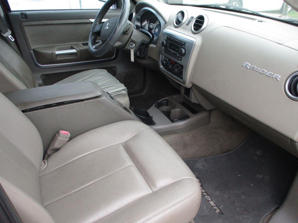 Mitsubishi Raider  2006