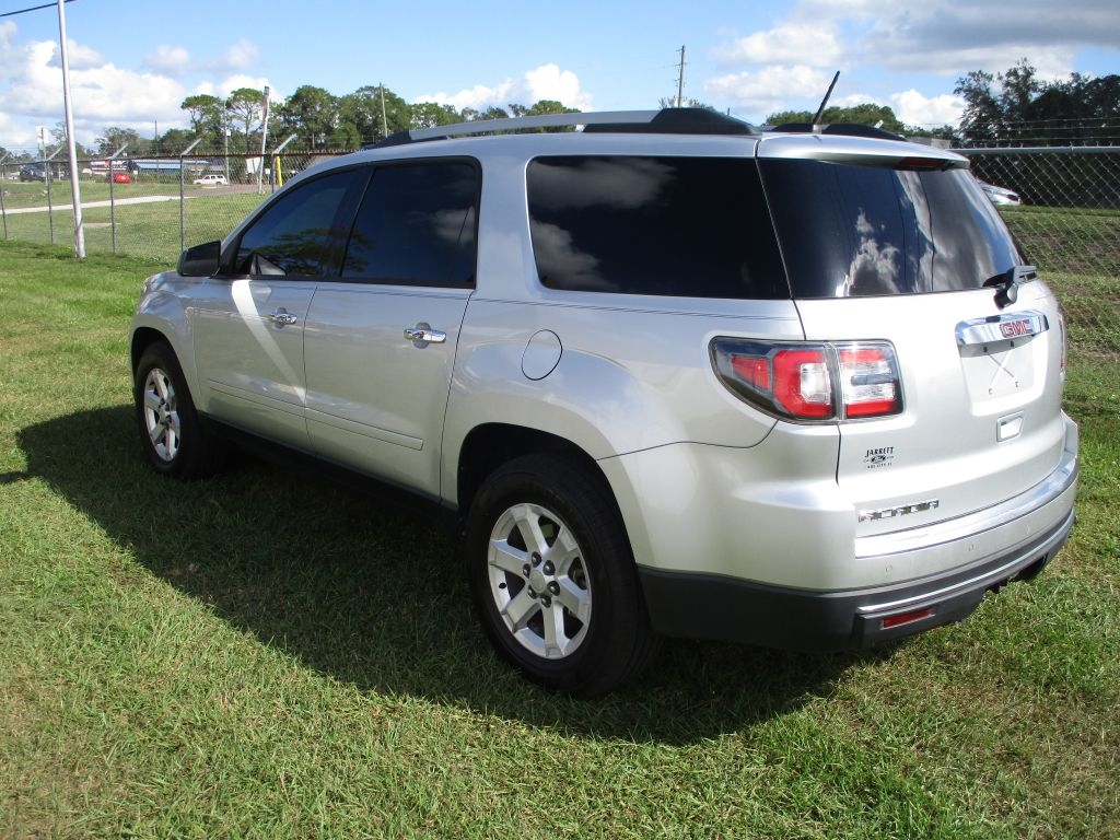 2016 Gmc Acadia SLE photo 2