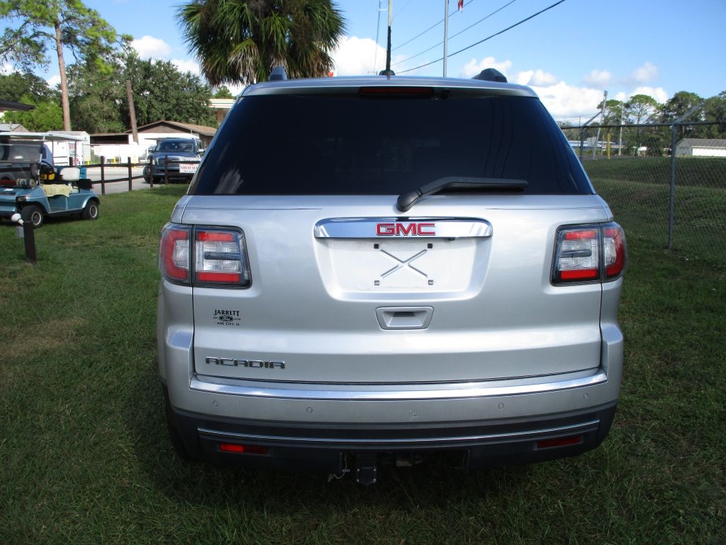 2016 Gmc Acadia SLE photo 3