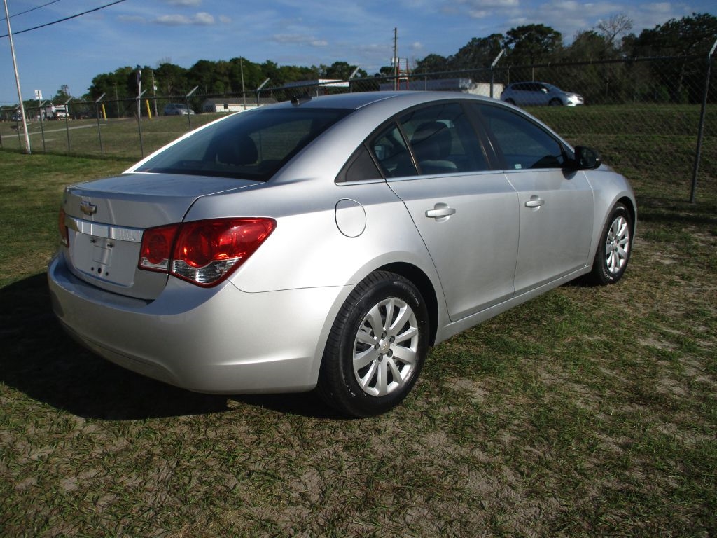 Chevrolet Cruze  2011