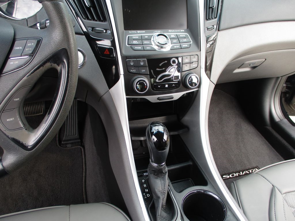 Hyundai Sonata  2012