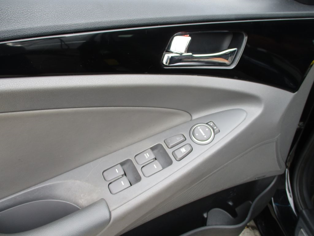 Hyundai Sonata  2012