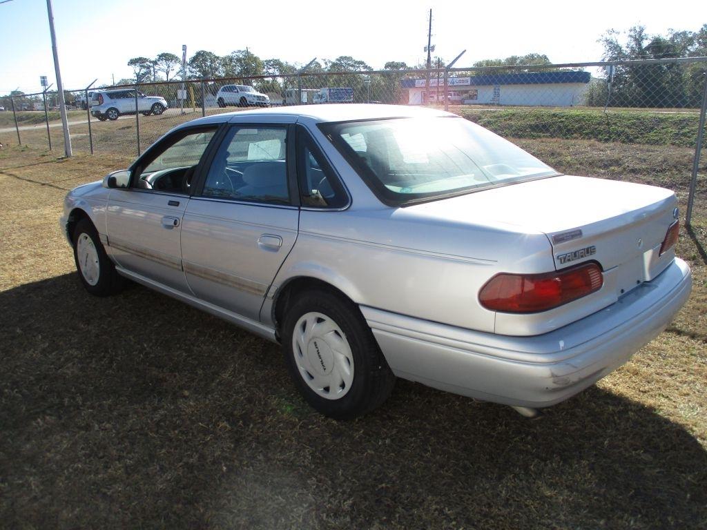 Ford Taurus  1995