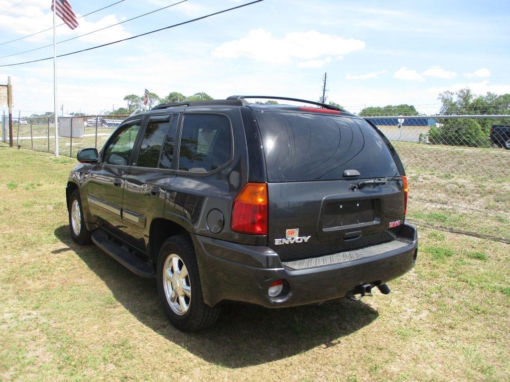 GMC Envoy  2004