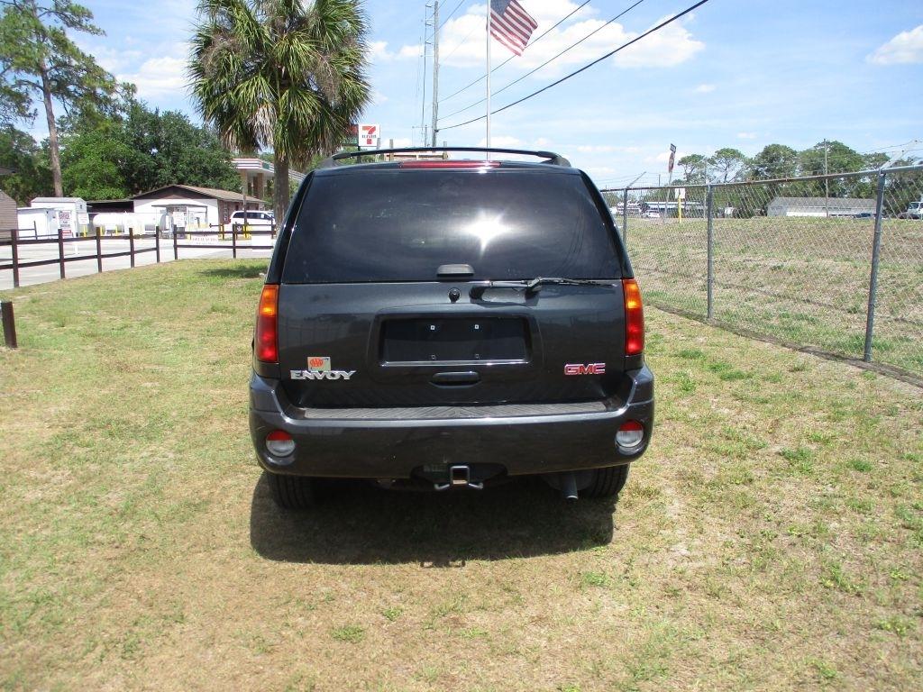 GMC Envoy  2004