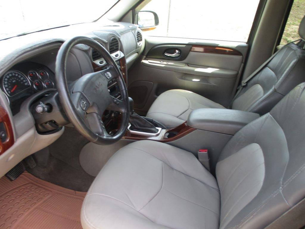 GMC Envoy  2004