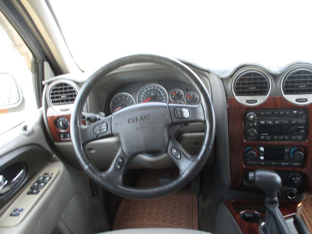 GMC Envoy  2004