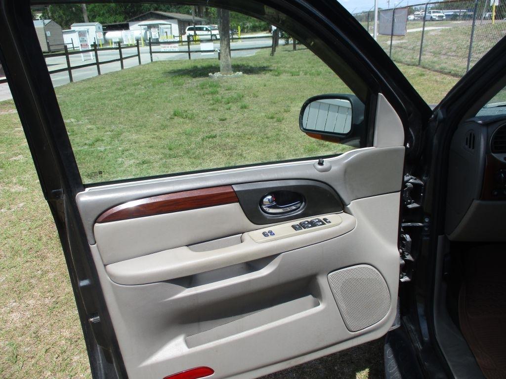 GMC Envoy  2004