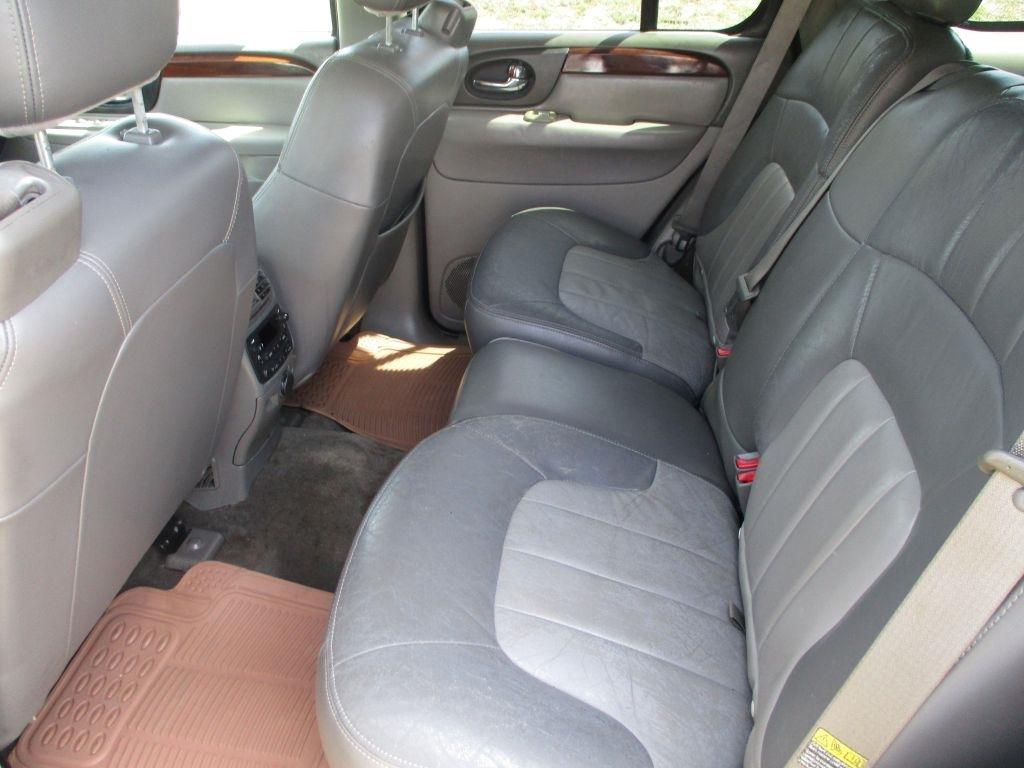 GMC Envoy  2004