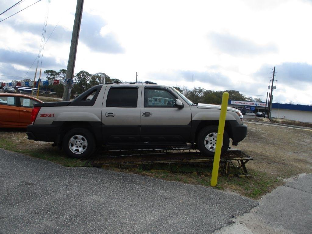 Chevrolet Avalanche  2003