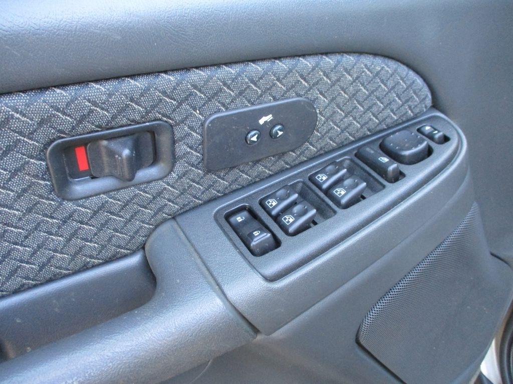 Chevrolet Avalanche  2003