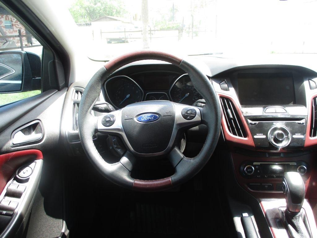 Ford Focus  2014