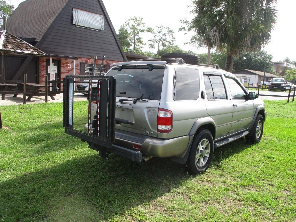 Nissan Pathfinder  2001