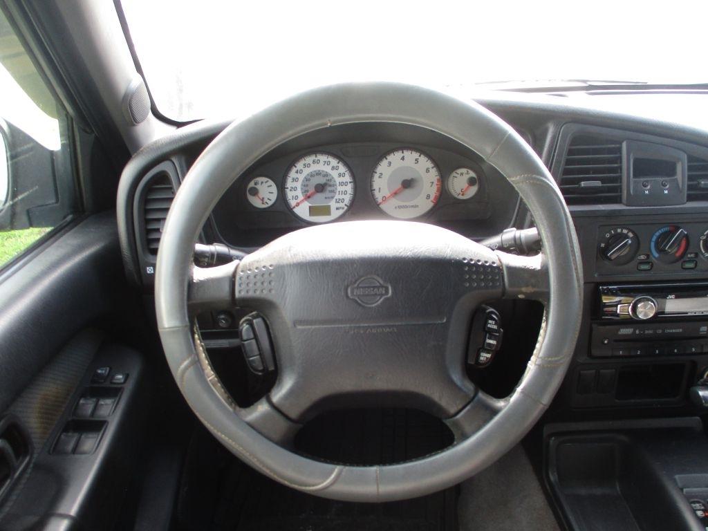 Nissan Pathfinder  2001