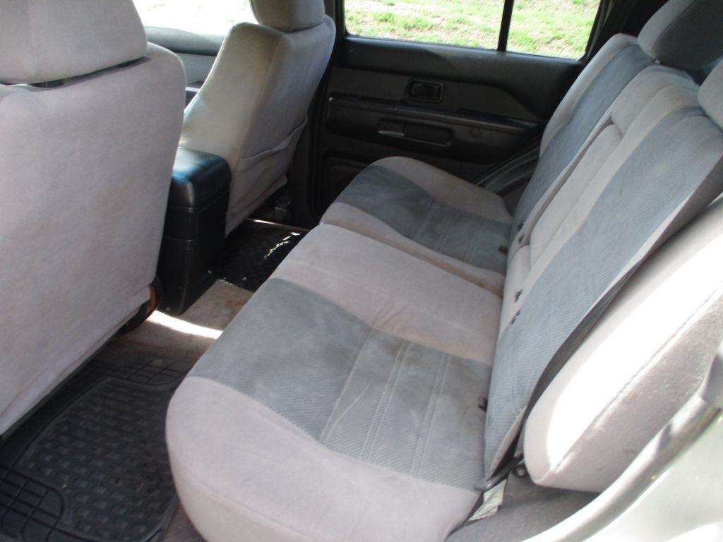 Nissan Pathfinder  2001
