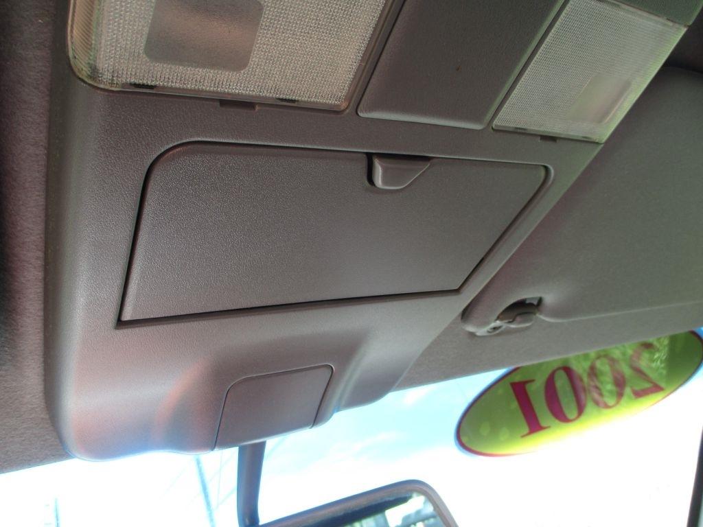 Nissan Pathfinder  2001