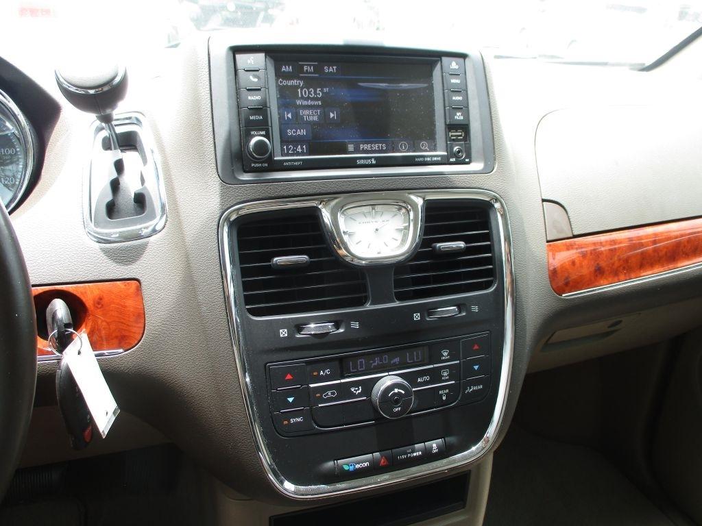 Chrysler Town & Country  2014