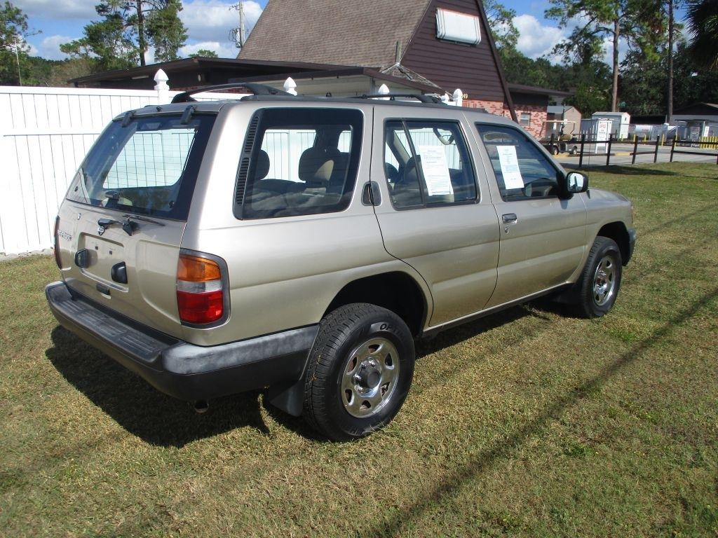 Nissan Pathfinder  1997