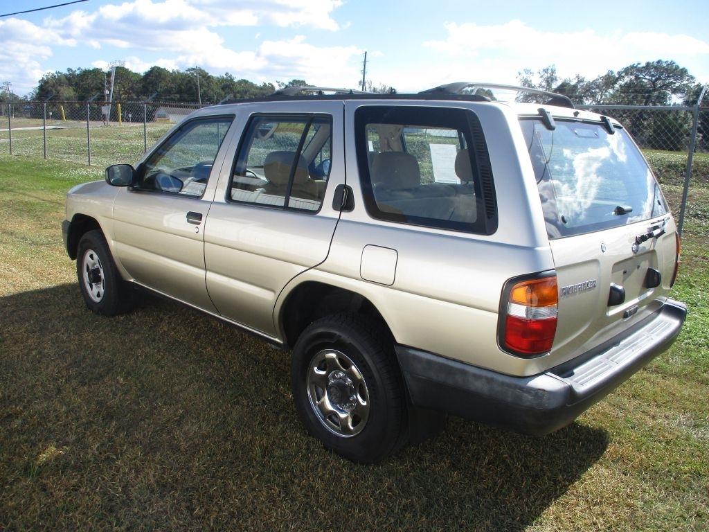 Nissan Pathfinder  1997