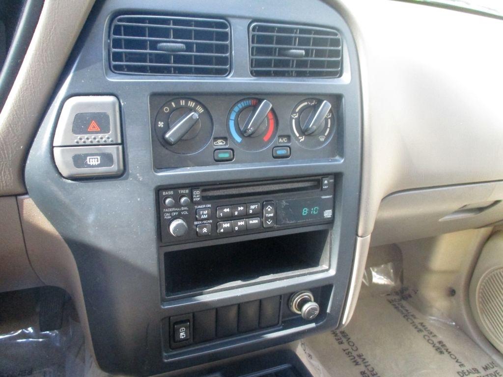 Nissan Pathfinder  1997
