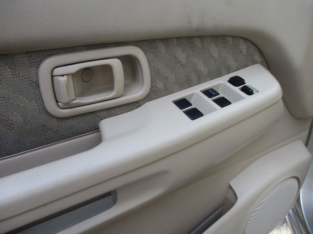 Nissan Pathfinder  1997