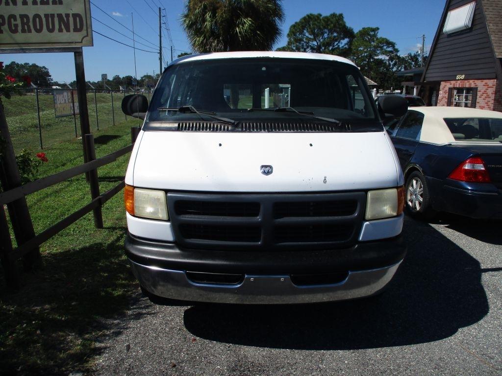 Dodge Ram Van  2002