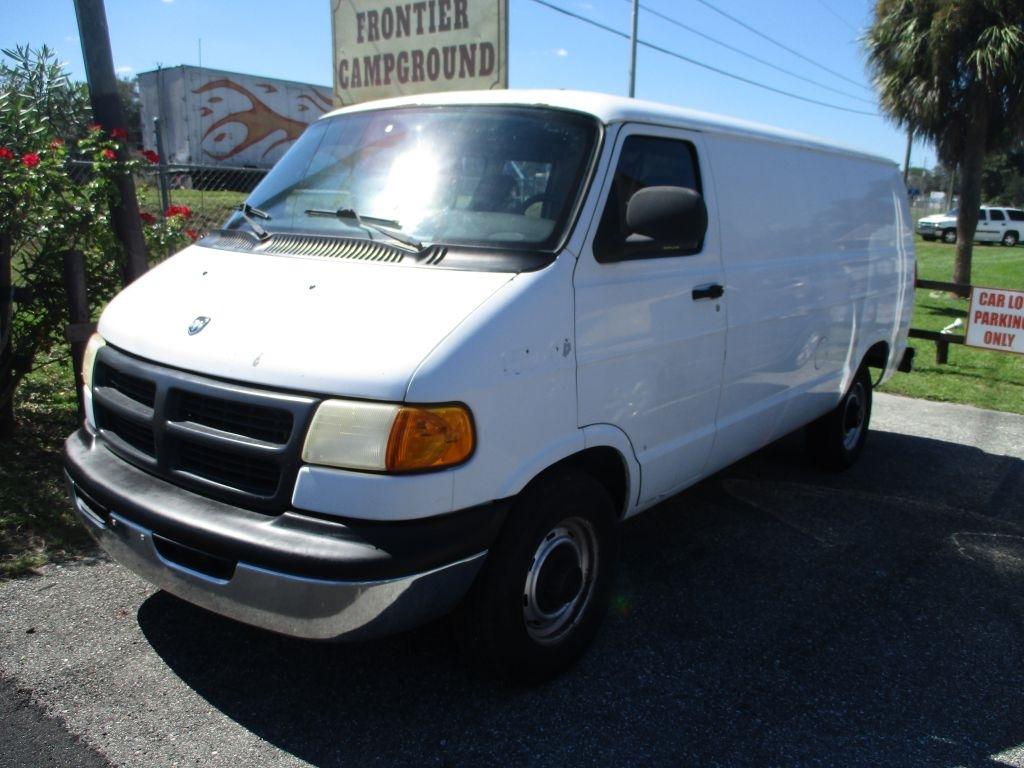 Dodge Ram Van  2002