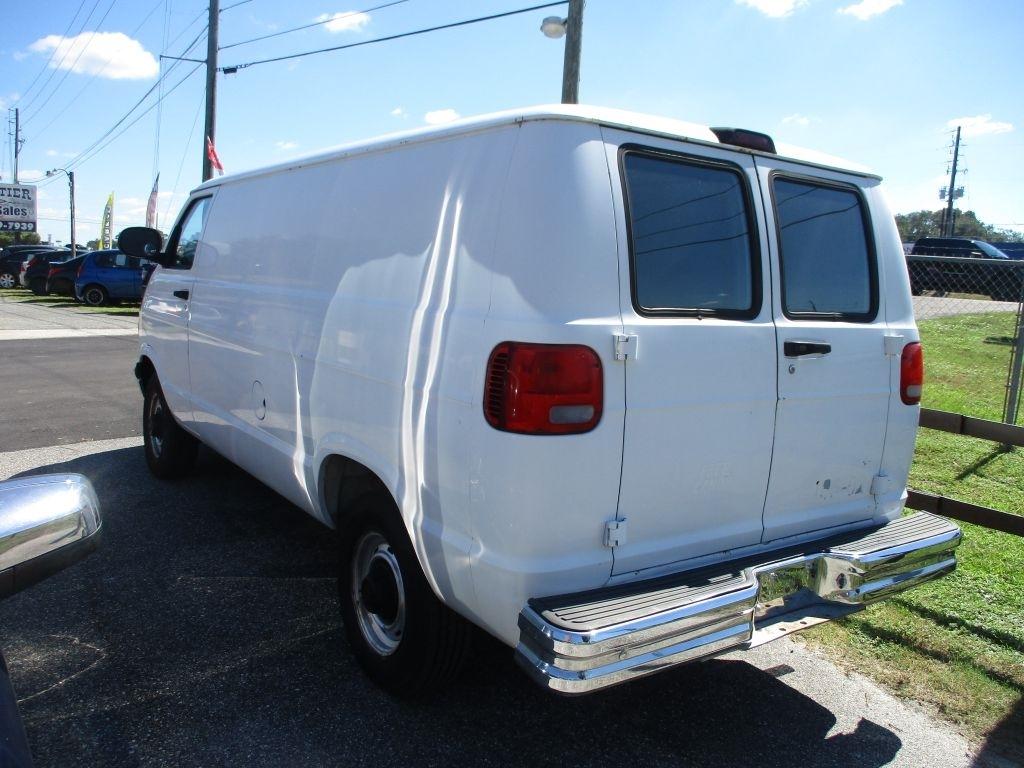 Dodge Ram Van  2002