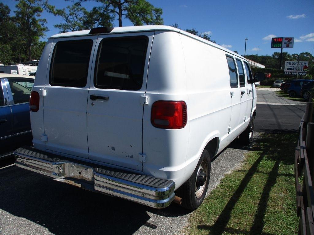 Dodge Ram Van  2002