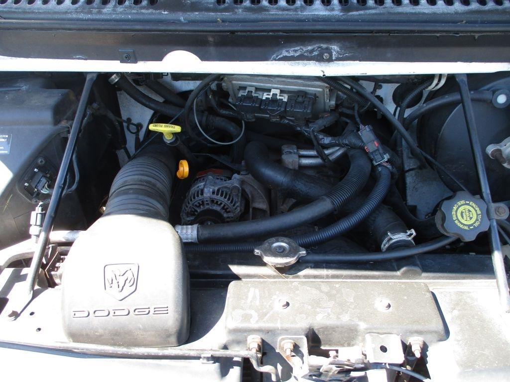 Dodge Ram Van  2002