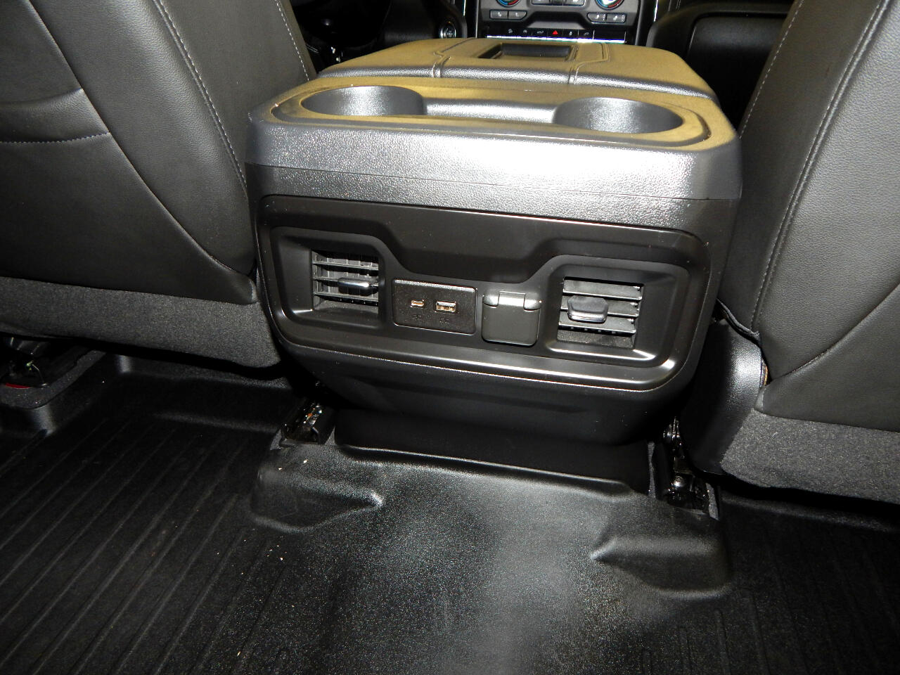 Chevrolet Silverado 1500 4WD Crew Cab 147" RST 2020 Chevrolet Silverado 1500 4WD Crew Cab 147" RST 2020