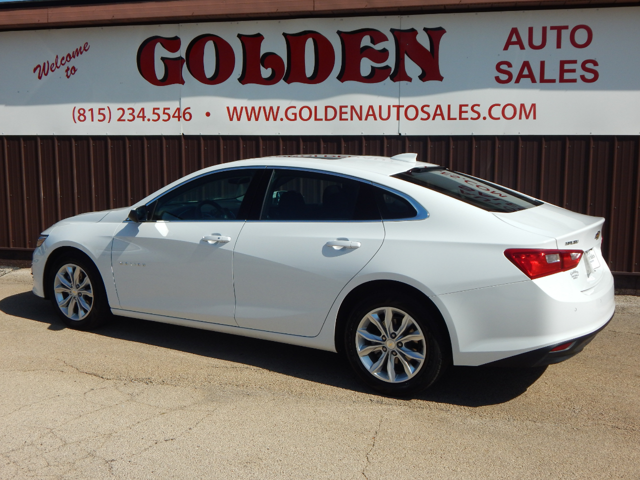 2024 Chevrolet Malibu 1LT photo 2