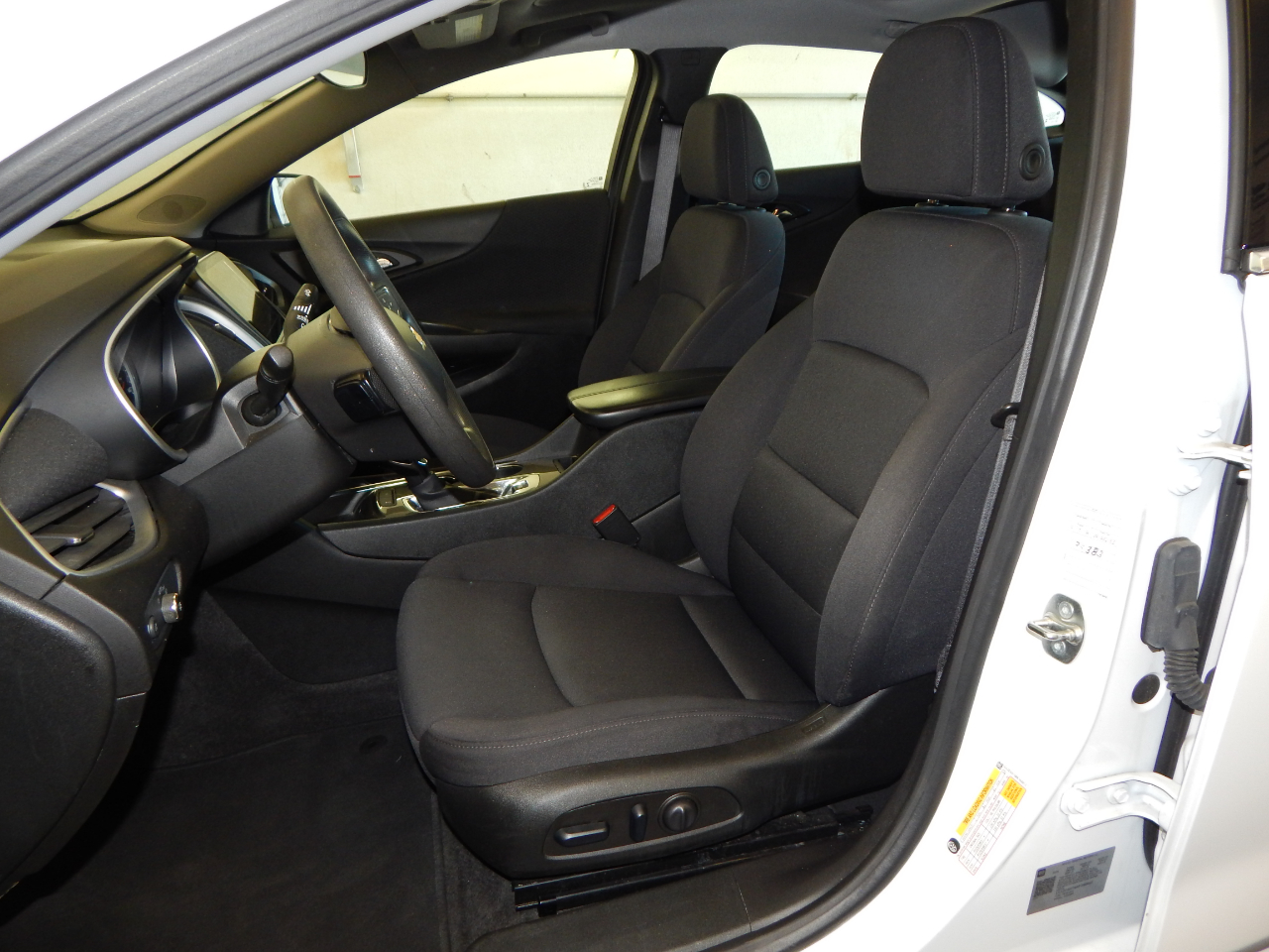 2024 Chevrolet Malibu 1LT photo 4