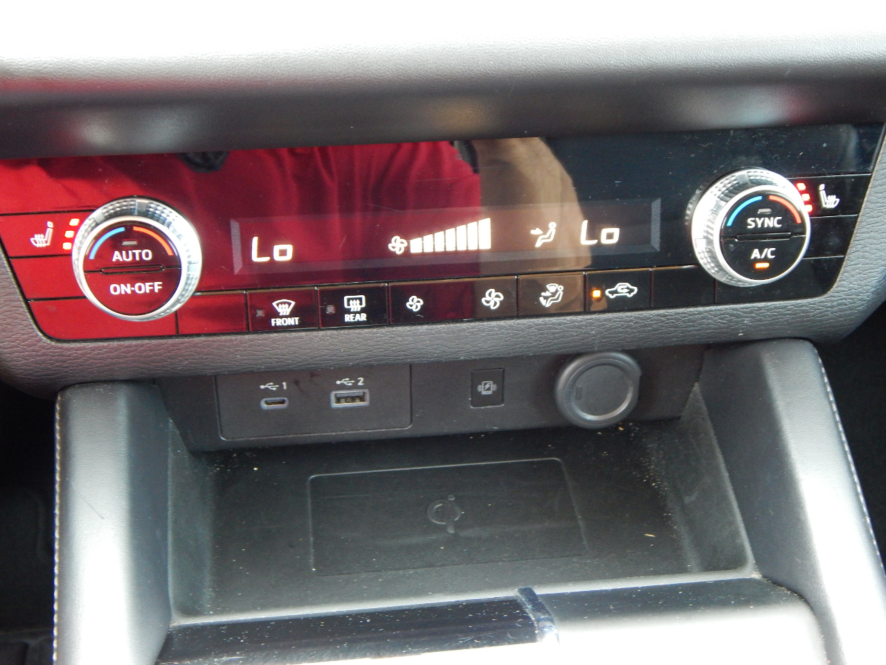 2024 Mitsubishi Outlander SE Black Edition photo 19