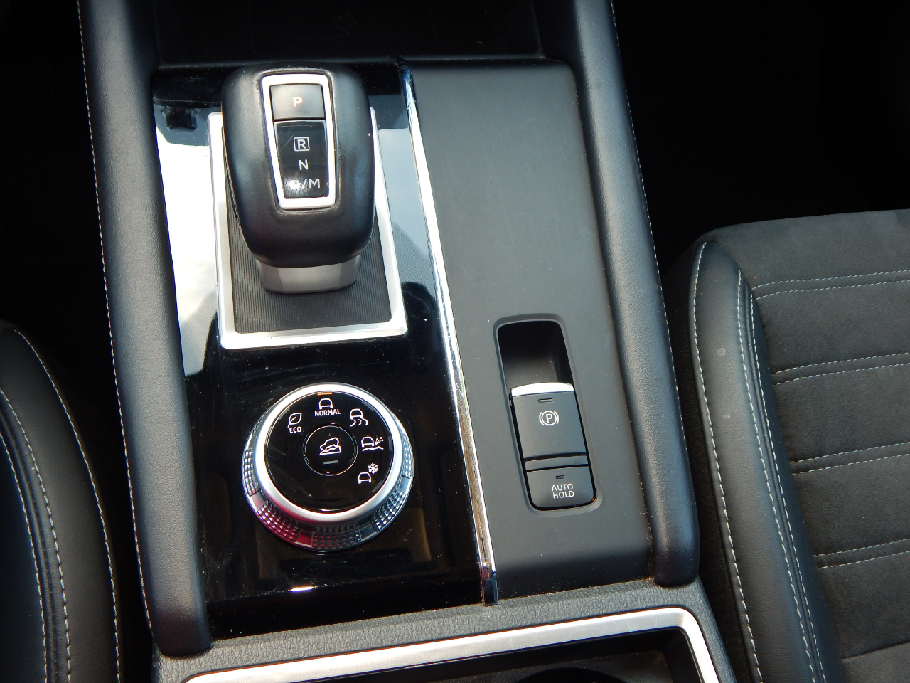 2024 Mitsubishi Outlander SE Black Edition photo 20