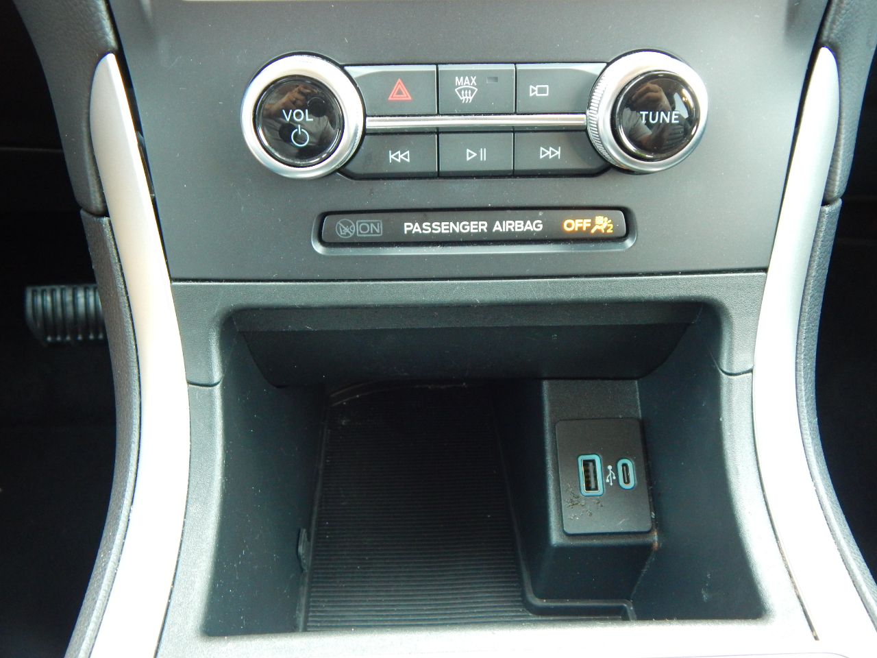 2024 Ford Edge SEL photo 10