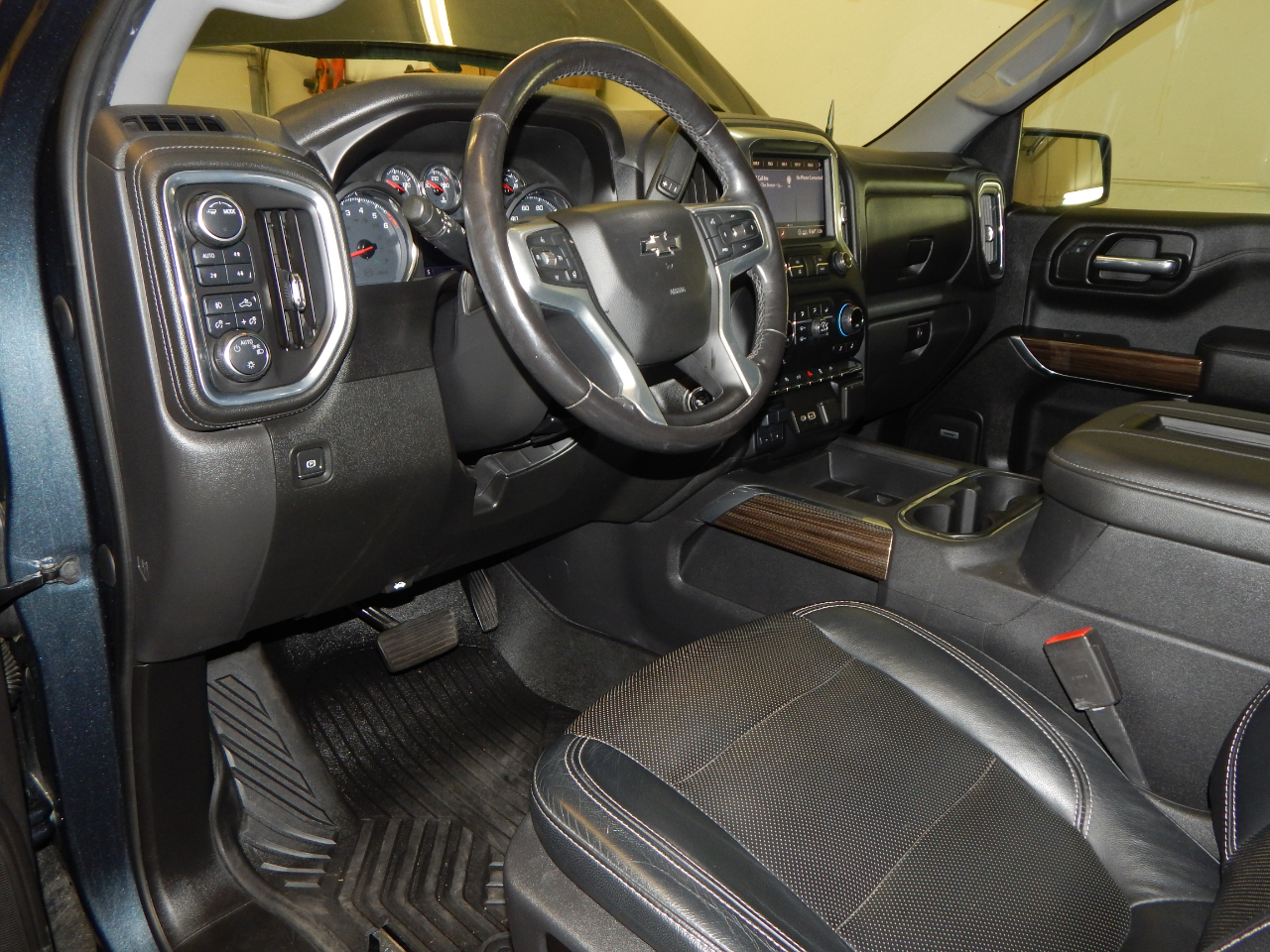 Chevrolet Silverado 1500 4WD Crew Cab 147" RST 2020