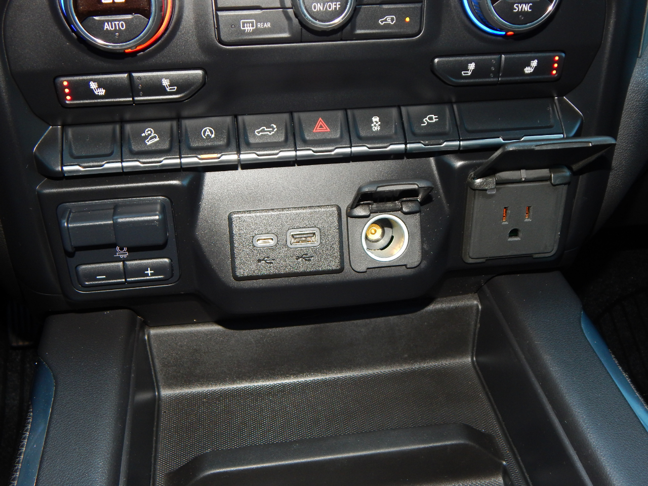 Chevrolet Silverado 1500 4WD Crew Cab 147" RST 2020