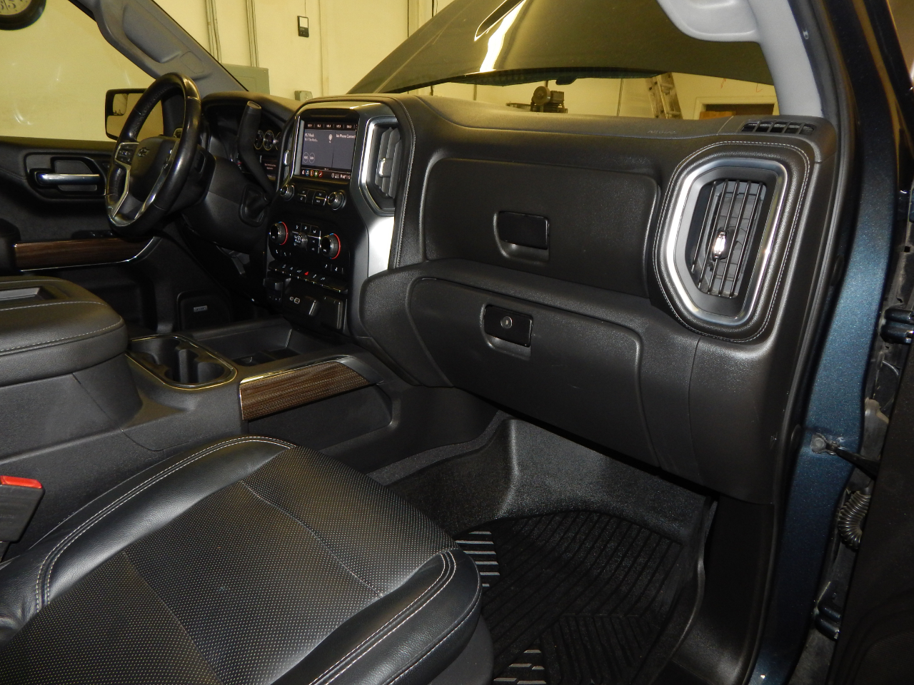 Chevrolet Silverado 1500 4WD Crew Cab 147" RST 2020