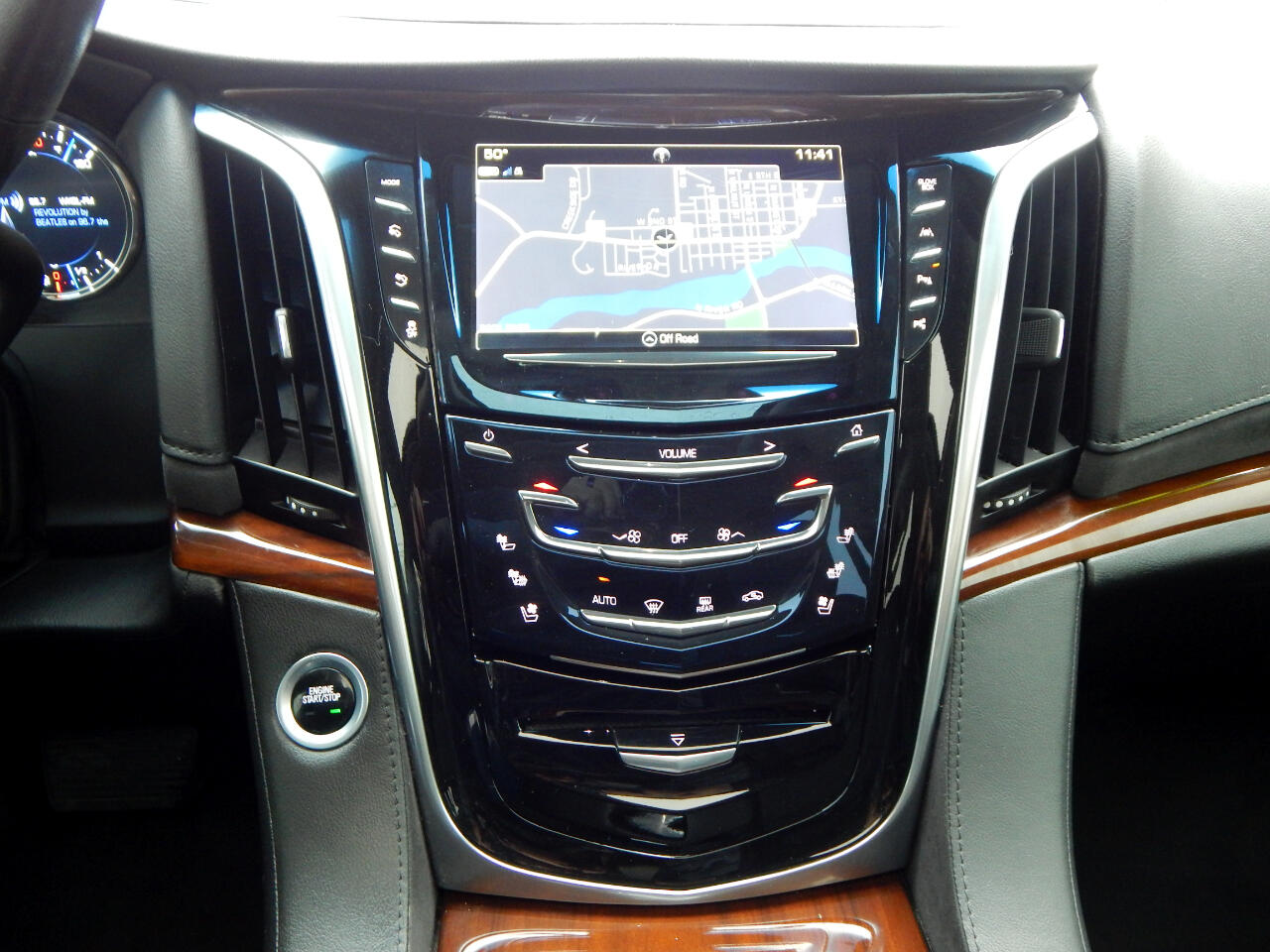 Cadillac Escalade ESV 4WD 4dr Luxury 2018