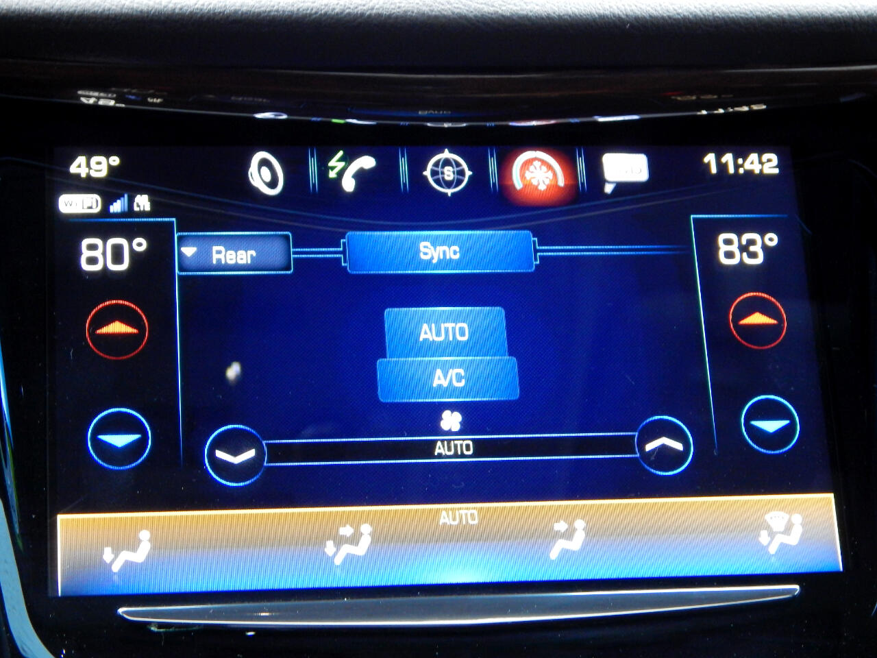 Cadillac Escalade ESV 4WD 4dr Luxury 2018