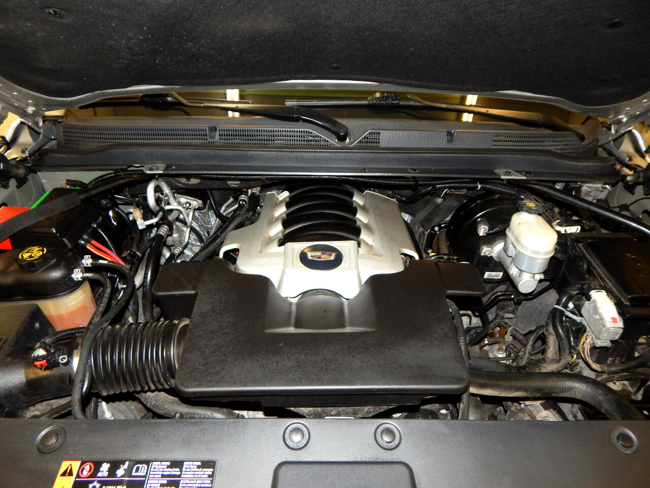 Cadillac Escalade ESV 4WD 4dr Luxury 2018