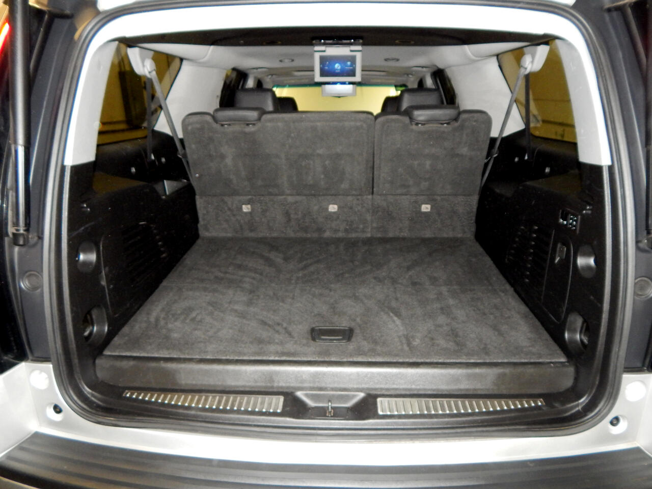 Cadillac Escalade ESV 4WD 4dr Luxury 2018