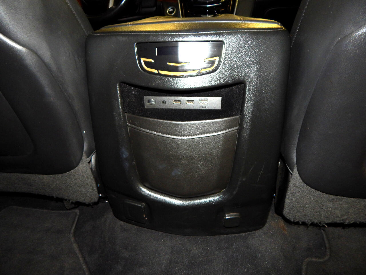 Cadillac Escalade ESV 4WD 4dr Luxury 2018