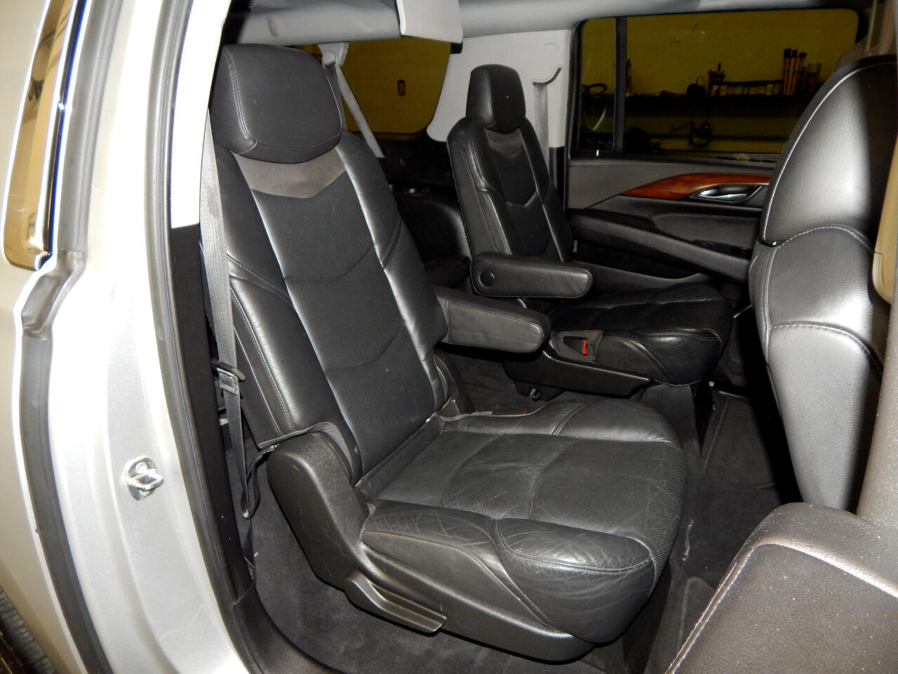 Cadillac Escalade ESV 4WD 4dr Luxury 2018