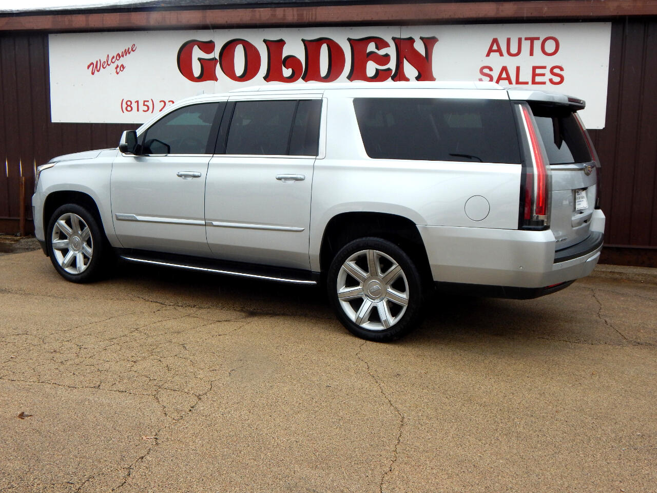 Cadillac Escalade ESV 4WD 4dr Luxury 2018