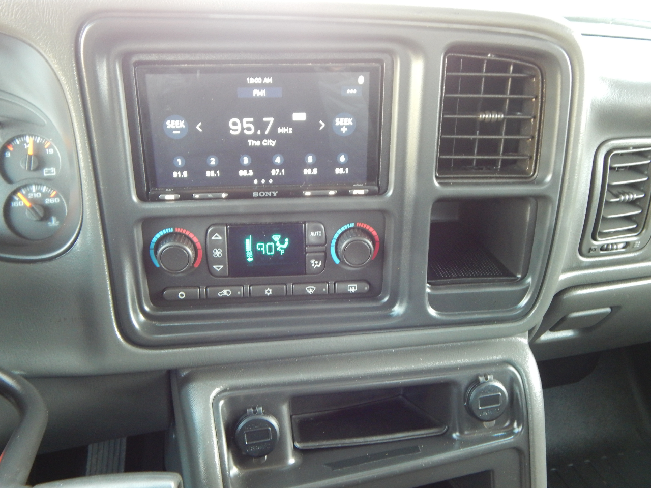 Chevrolet Silverado 2500HD Crew Cab 153" WB 4WD LT 2005