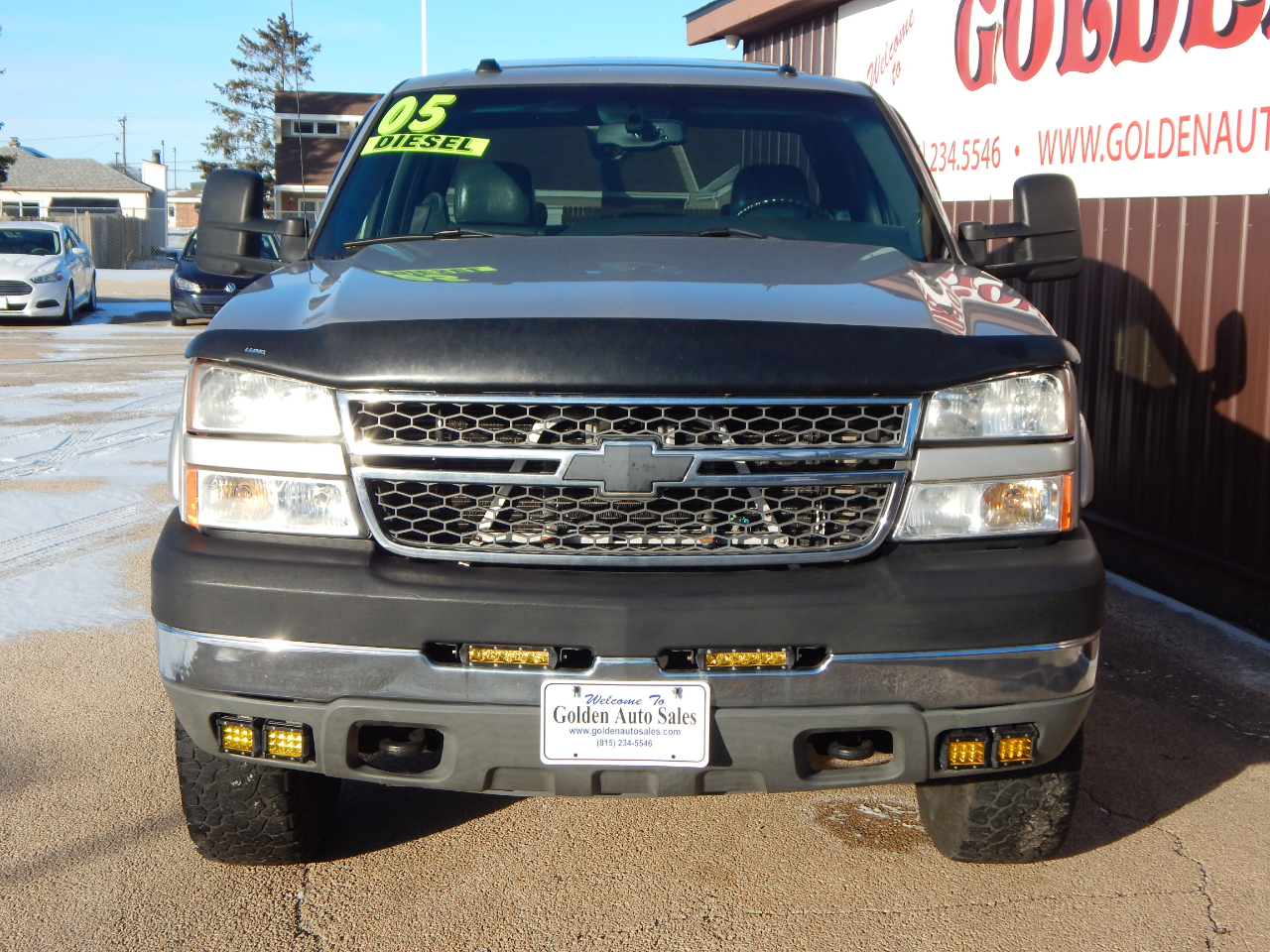 Chevrolet Silverado 2500HD Crew Cab 153" WB 4WD LT 2005